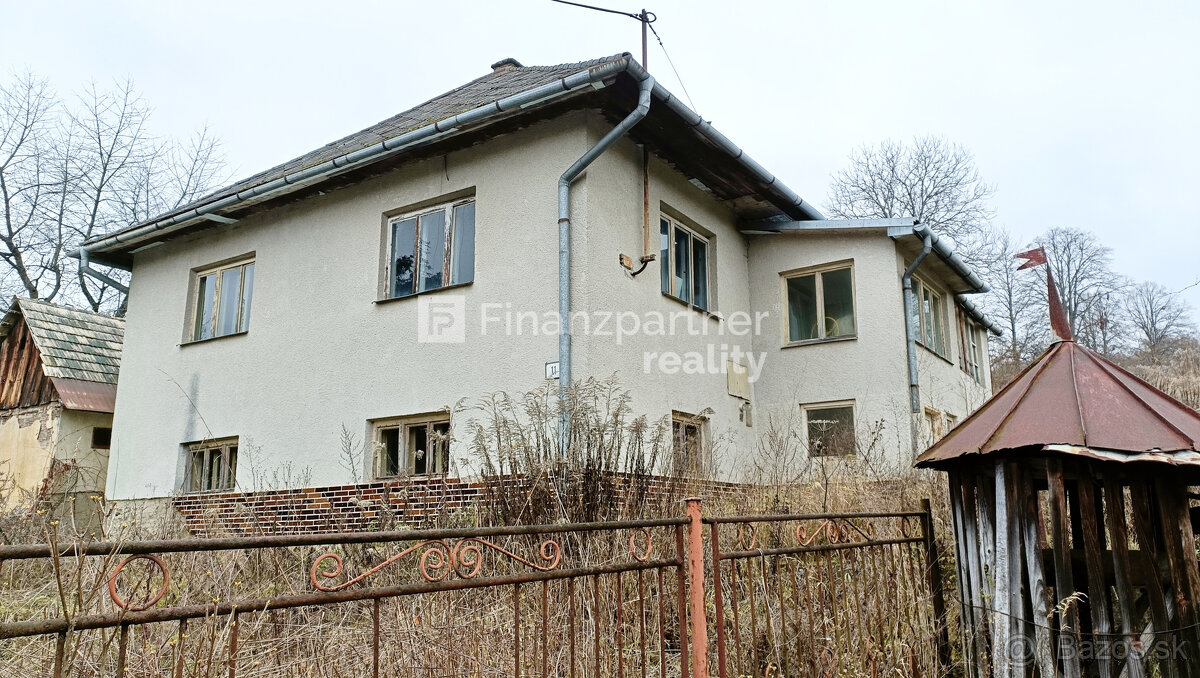 Exkluzívne na predaj rodinný dom s pozemkom v obci Šapinec - 3