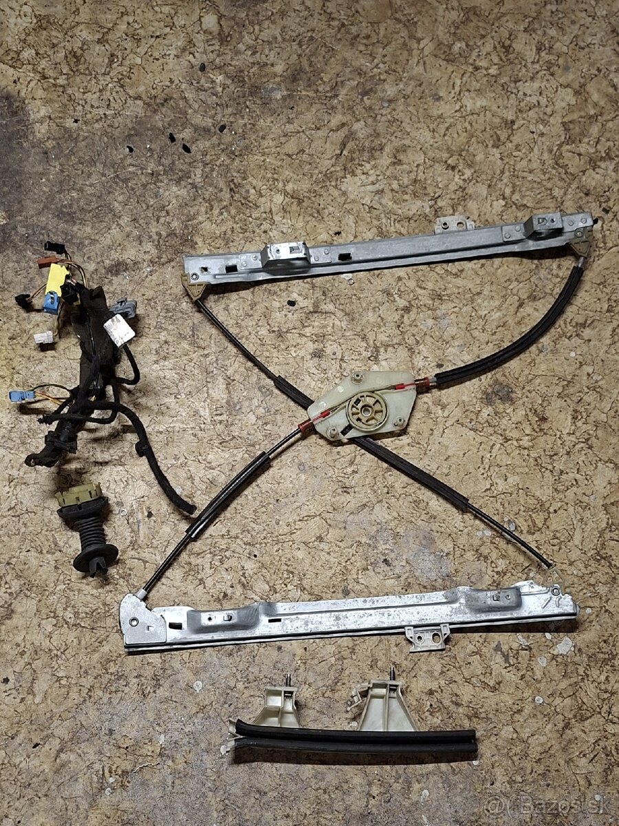 Ľavé predné dvere Citroën picasso 2009 - 3