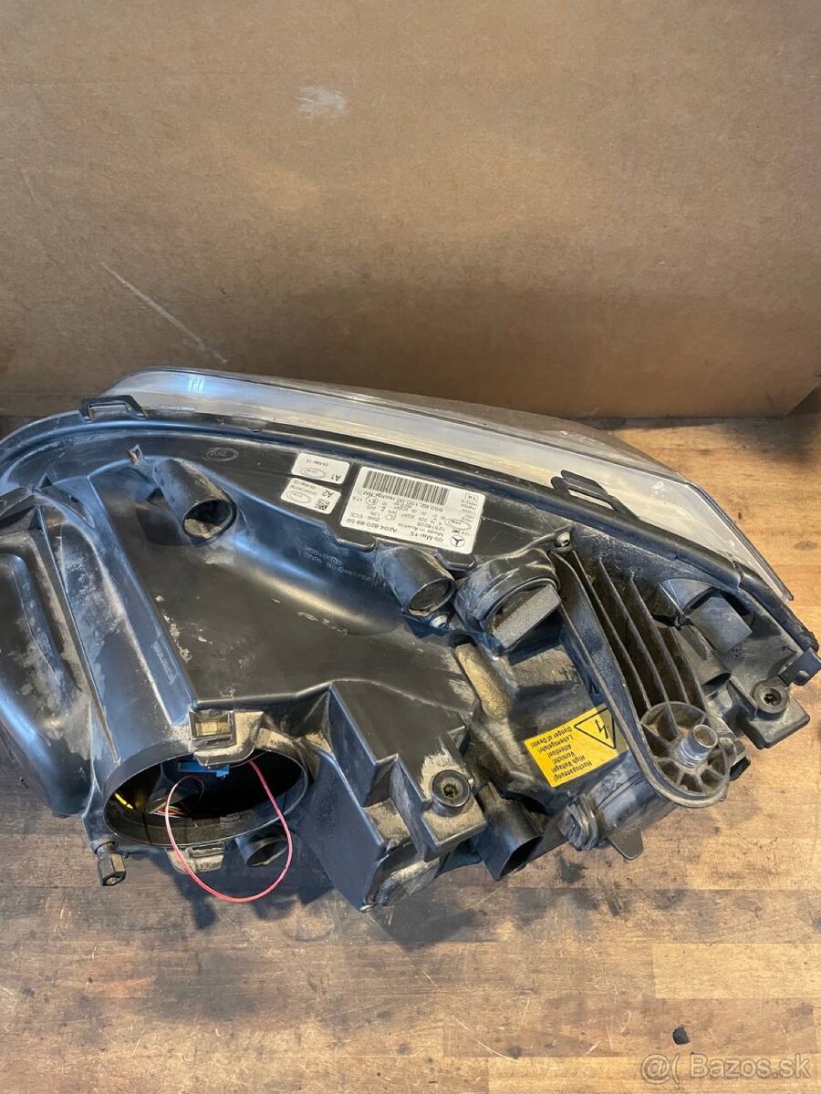 Predné svetlo Mercedes GLK X204 - 3