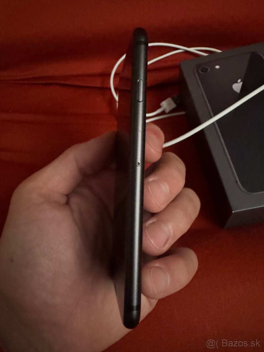 iPhone 8 64gb - top stav - 3