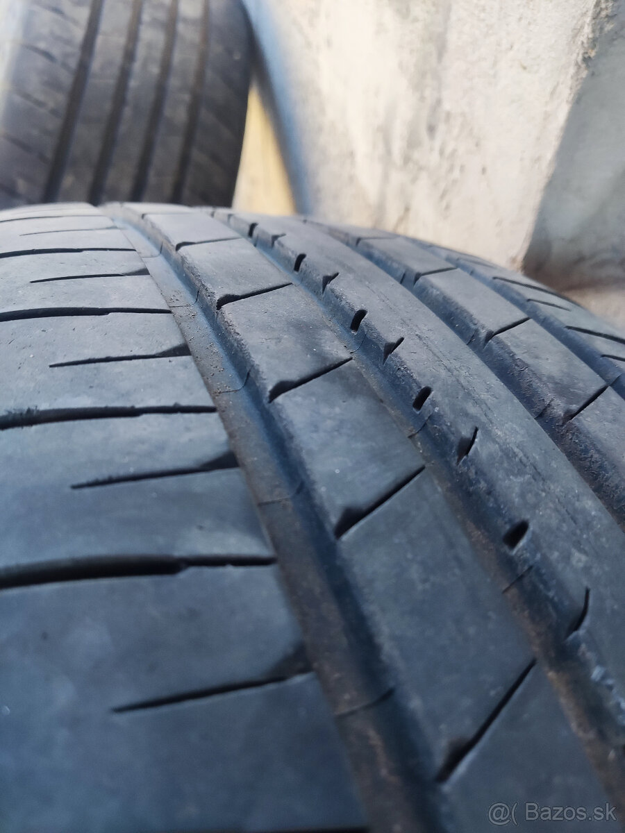 215/55 R18 Bridgestone T005 - 3