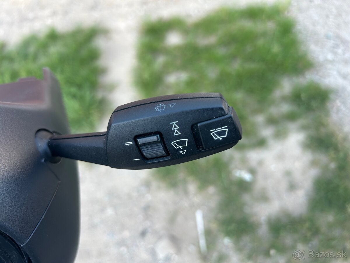 BMW E90 kruzok pod volant - 3