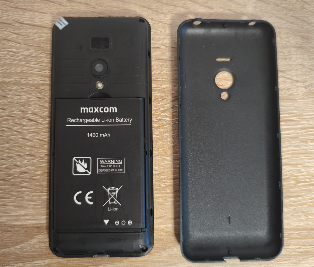 Predám mobil Maxcom MM247 4G DUAL SIM - 3