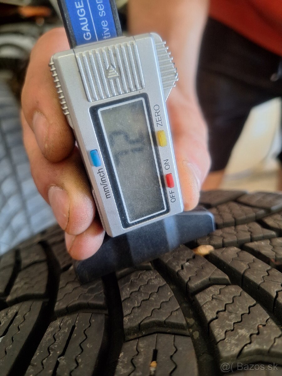 215/65 R17 - 3