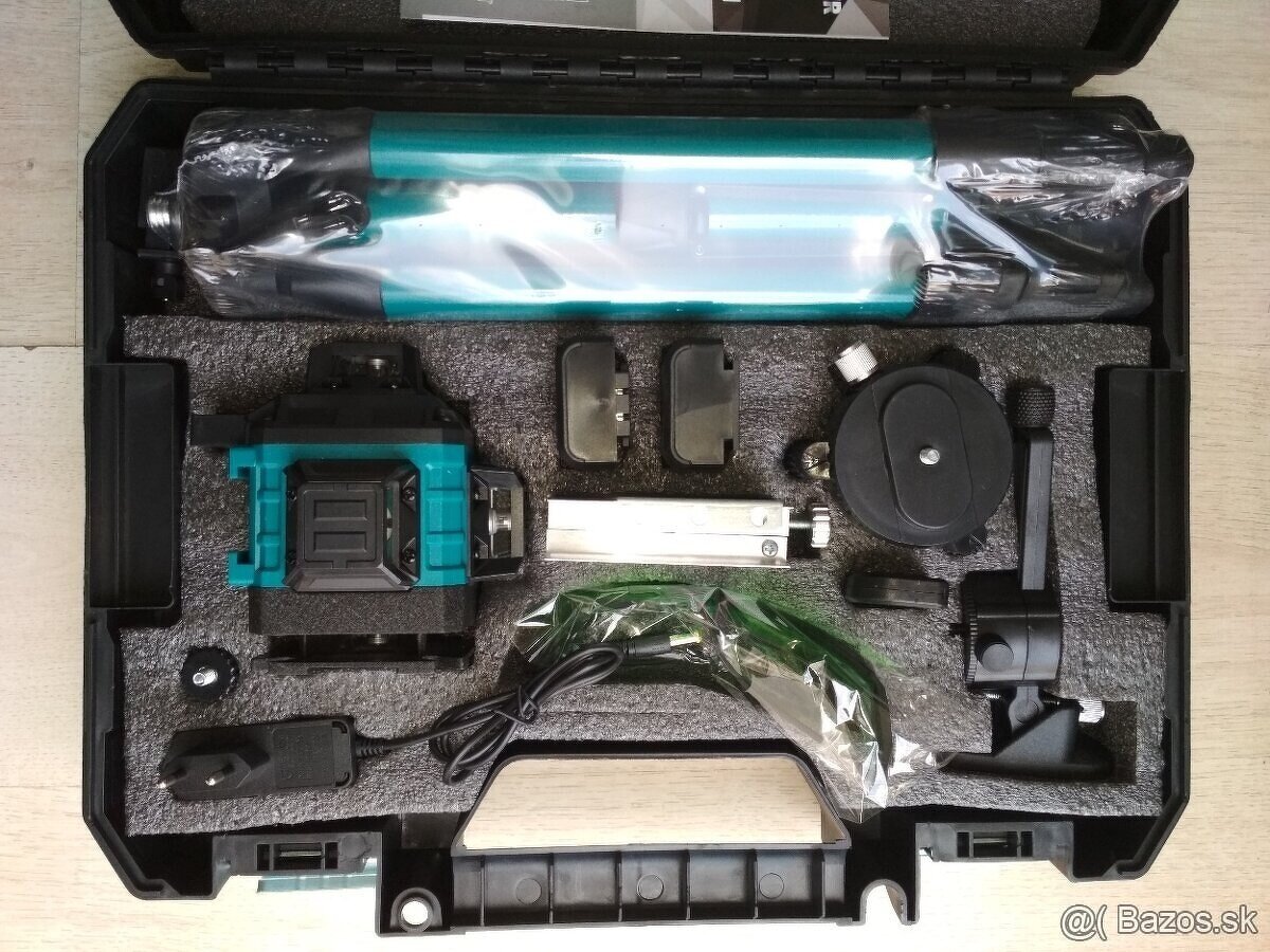 Krížový samonivelačný laser 4D, statív, kufrík - 3
