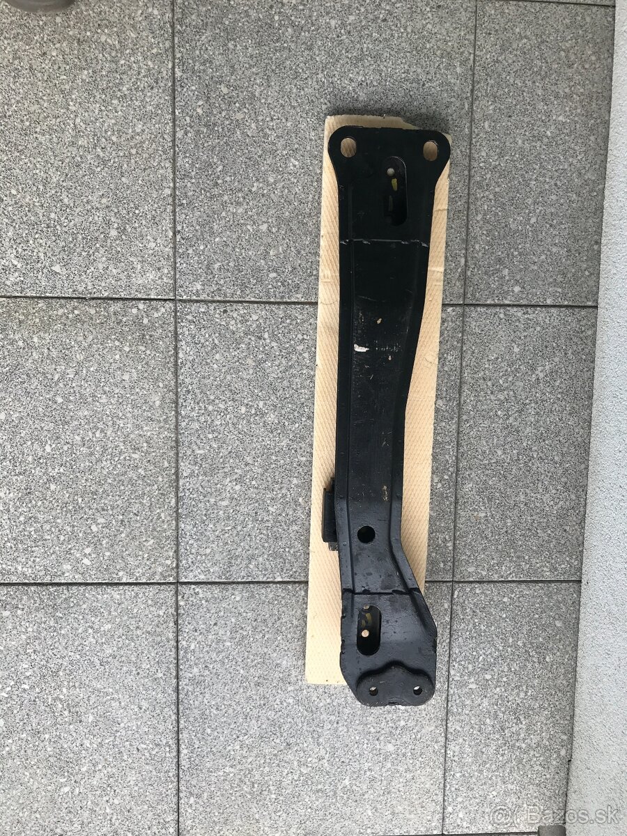 Predná nápravnica (nosník motora) na Suzuki SX4, 2WD - 3