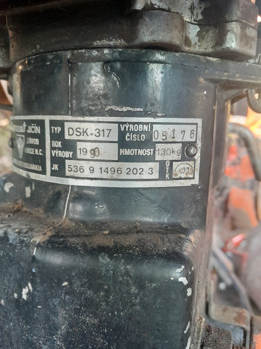 VARI traktor s príslušenstvom - 3