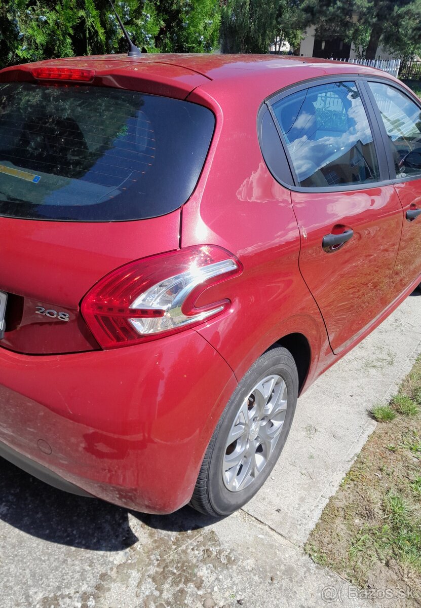 Peugeot 208 - havarované - 3