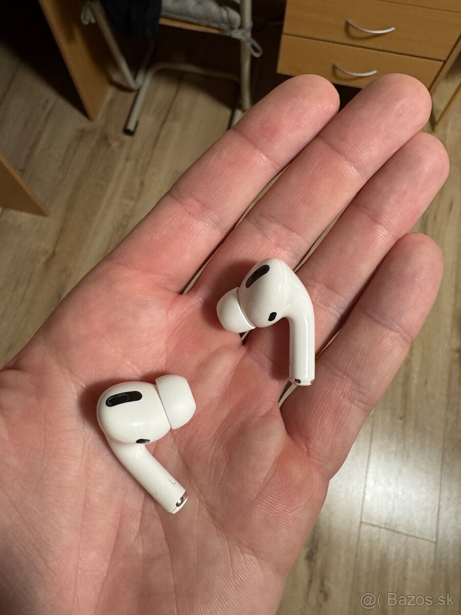 Apple AirPods Pro 1 - 3