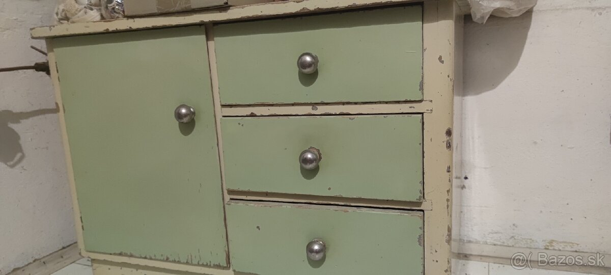 Kuchynský nábytok retro - 3