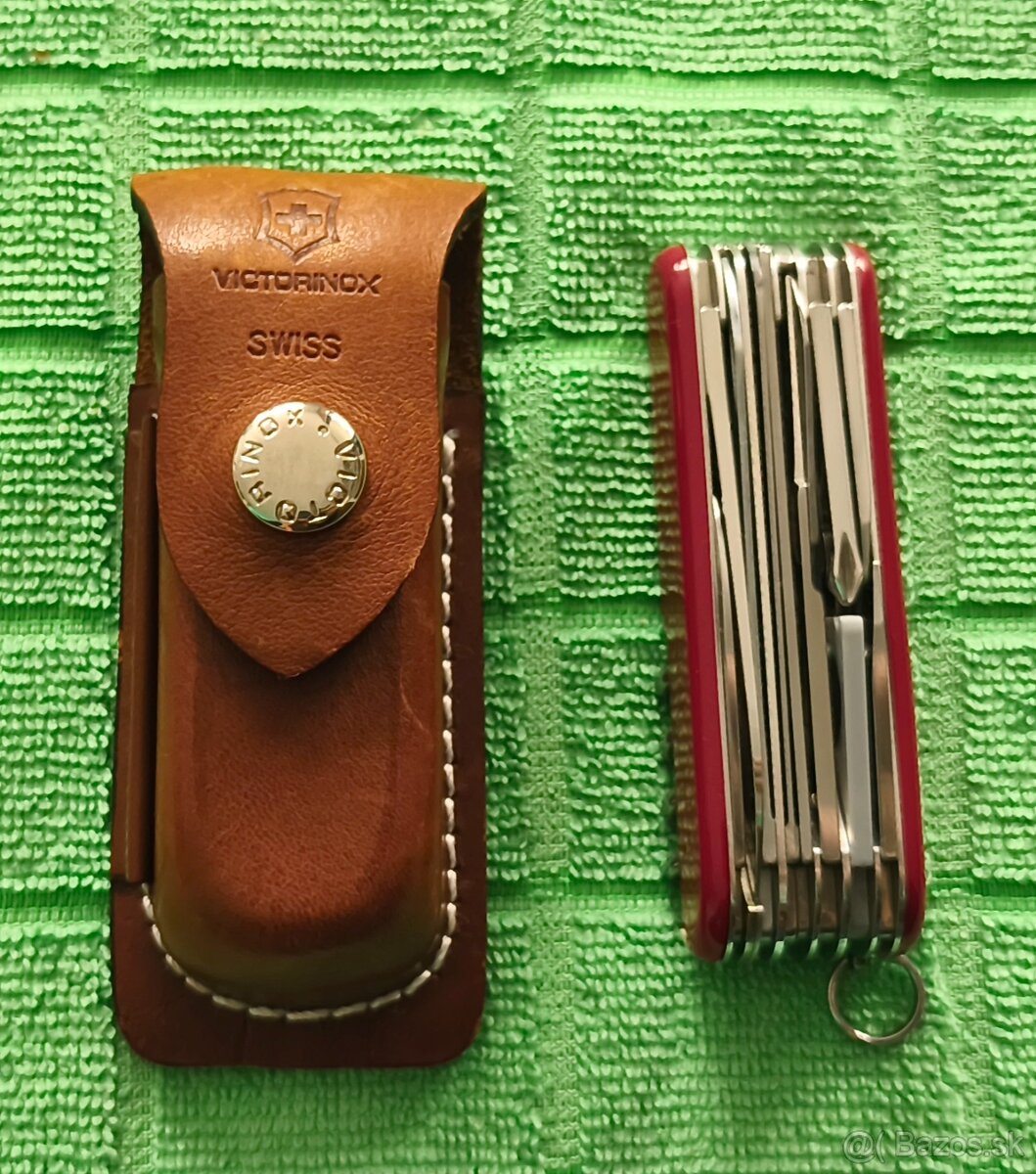 Victorinox Champion (C) - 3