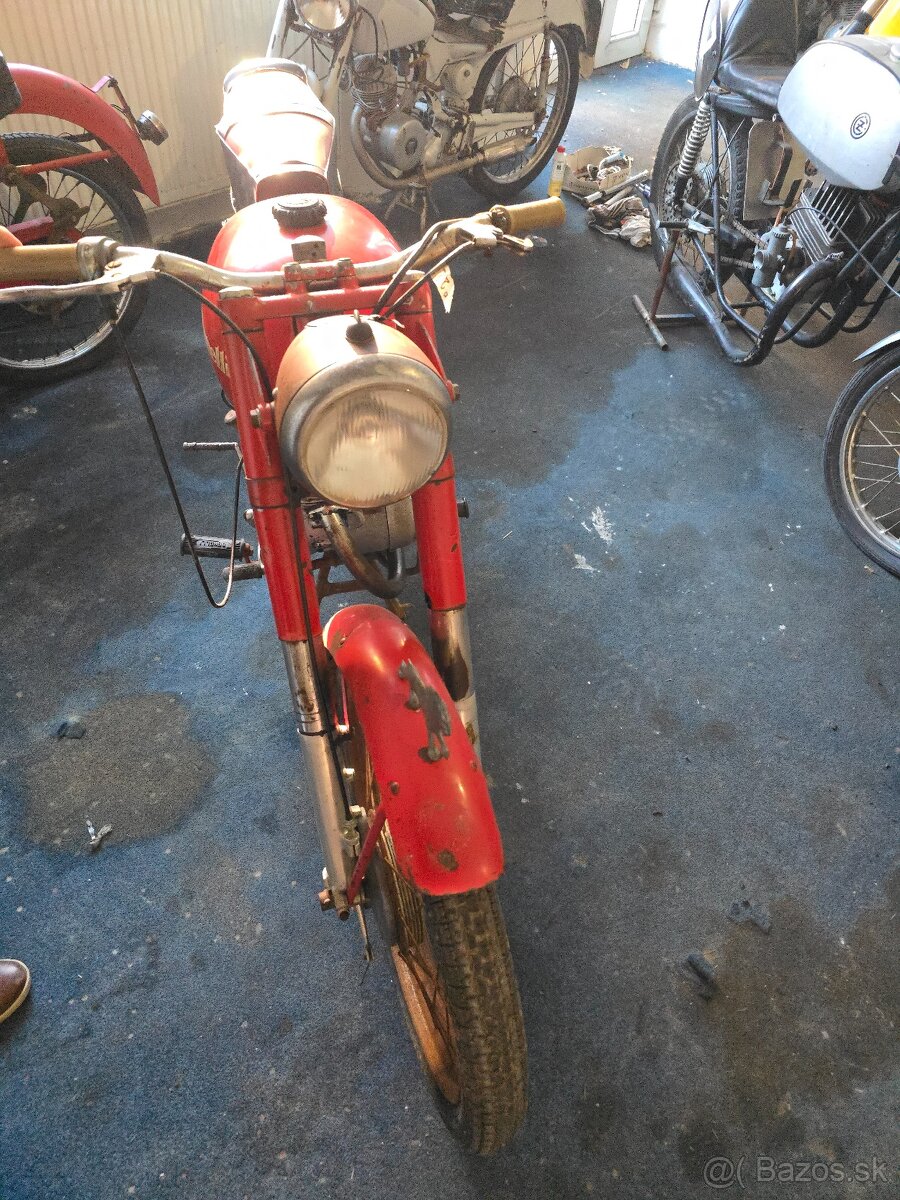 Prodám Benelli Pesaro 125 ccm - 3