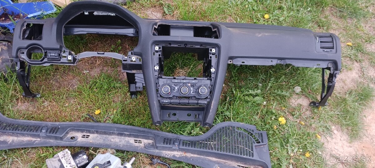 Predam nahradne diely na octavia 2 - 3