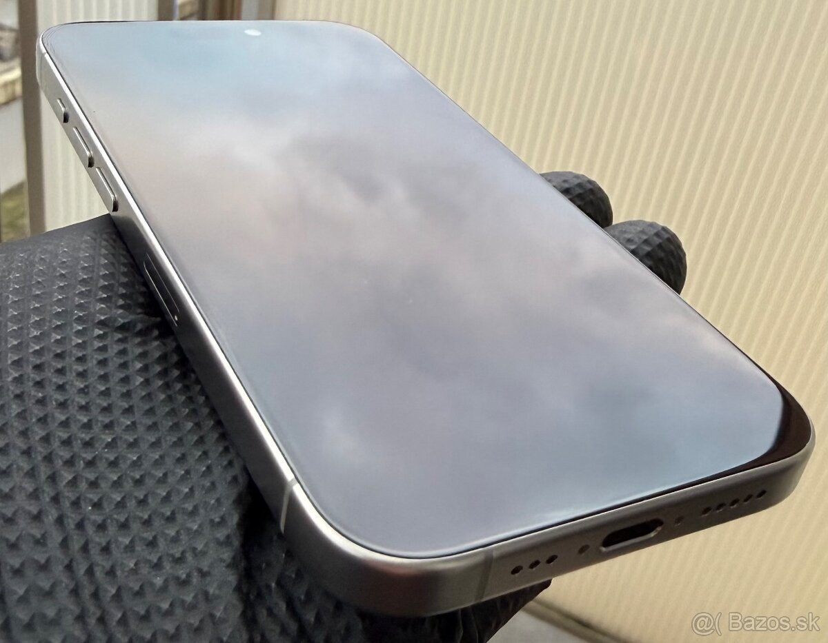 iPhone 15 Pro 512 GB - 3