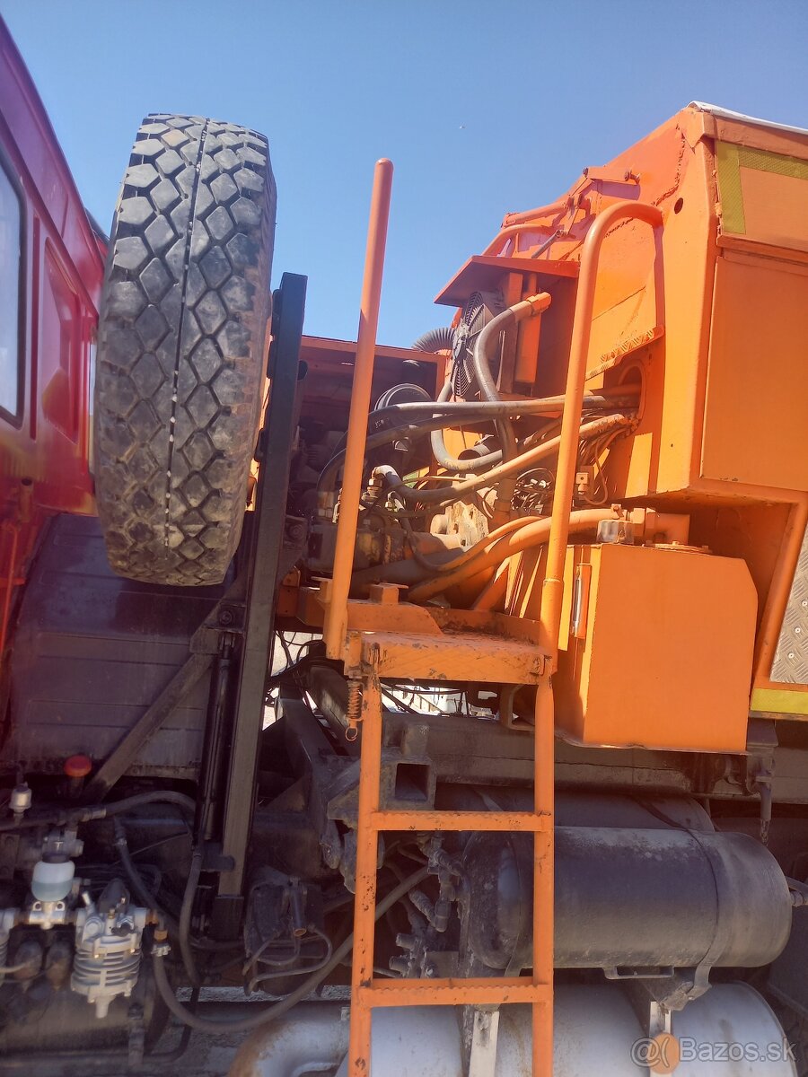 TATRA T815 sypač s pluhom - 3