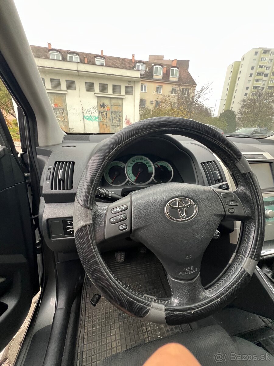 Toyota Corolla Verso 2.0 D-4D (7 miest) - 3