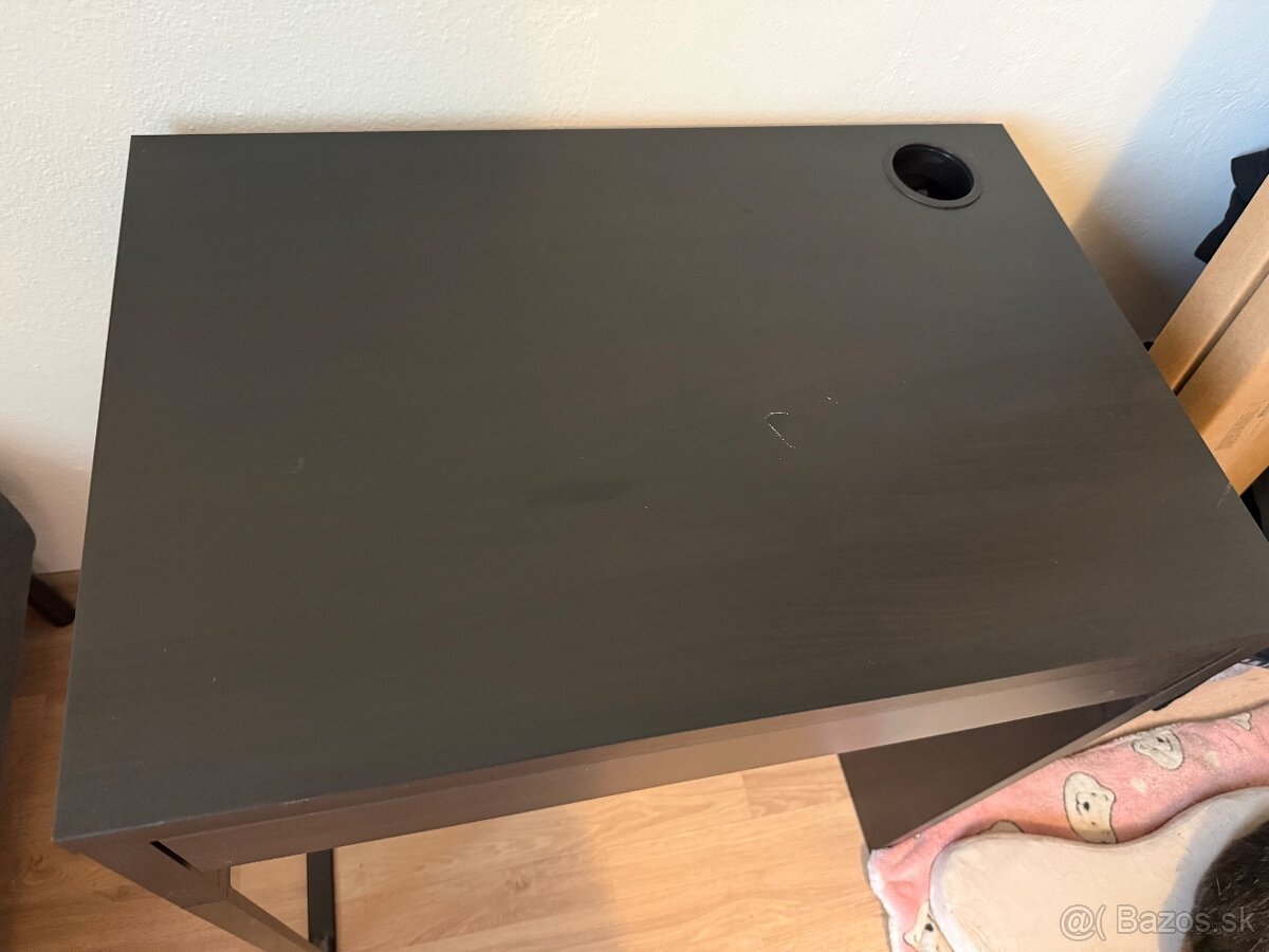 Stolík pod PC IKEA Micke čierny - 3