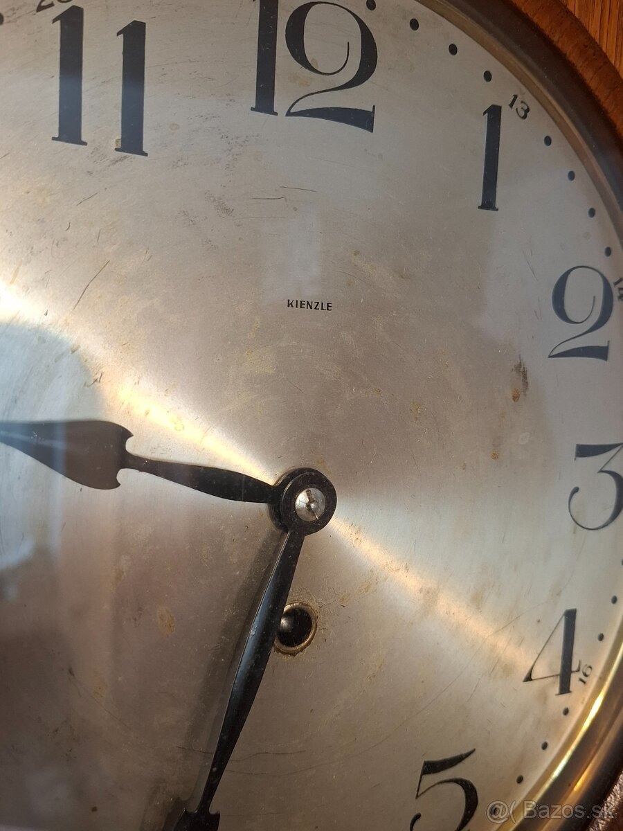 Predám funkčné starožitné nástenné hodiny KIENZLE 80 € - 3