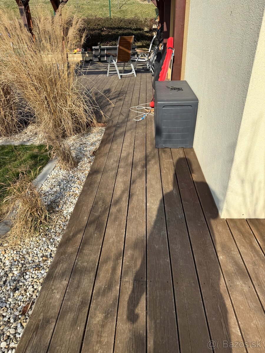 Brigáda - náter a oprava drevenej terasy - 3