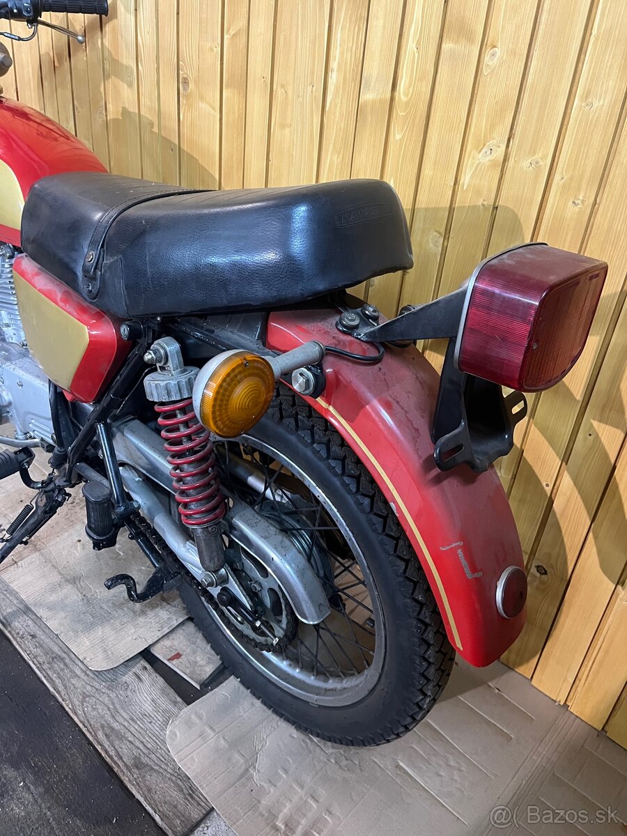 Kawasaki Z200 - 3