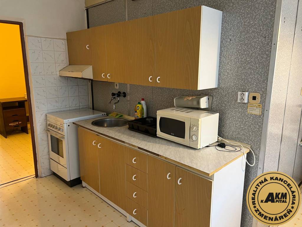 REZERVOVANÉ 2,5 izbový byt Zvolen - Zlatý potok - ZNÍŽENÁ C - 3