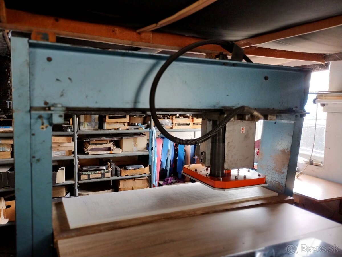 Predáme výsekový lis USM - 3