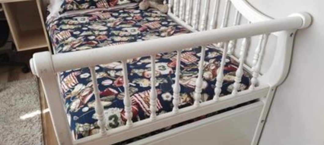 Drevená biela posteľ - jednolôžková - 3