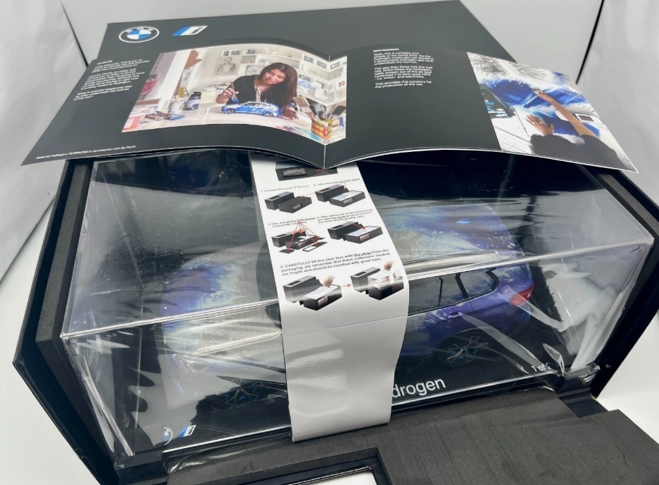 1:18 BMW iX5 Hydrogen - Limited Edition of 200pcs - 3