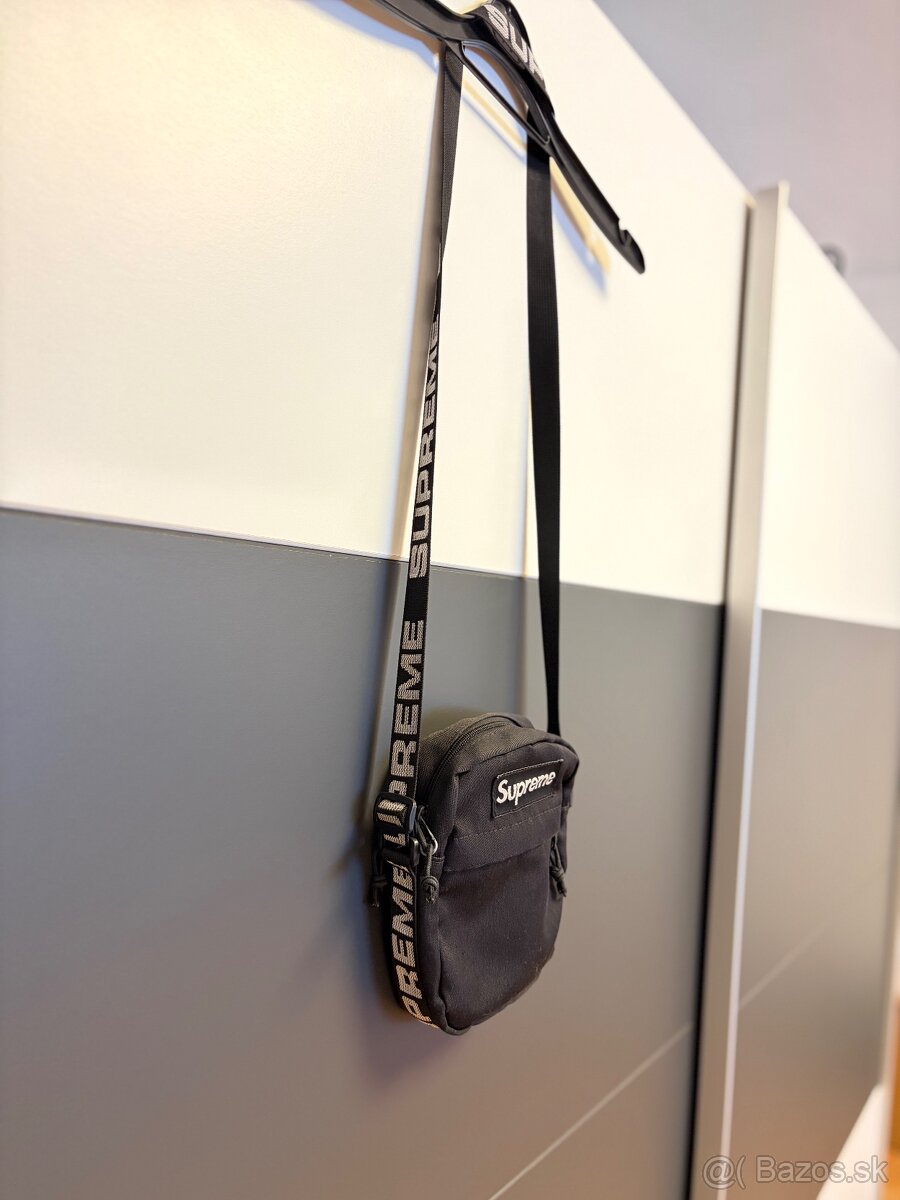 Supreme taska cez pleco - 3
