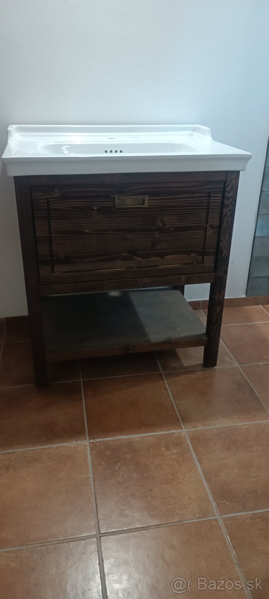 Kúpeľňová skrinka s umývadlom - 3