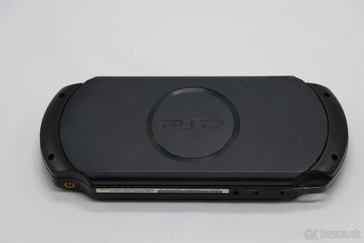 PSP E1004 Street + nabíjačka + 2GB karta + 4 hry - 3