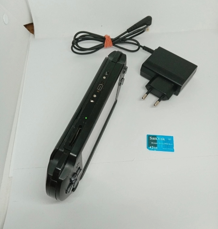 Sony PSP-E1004 Street + karta 2gb - 3