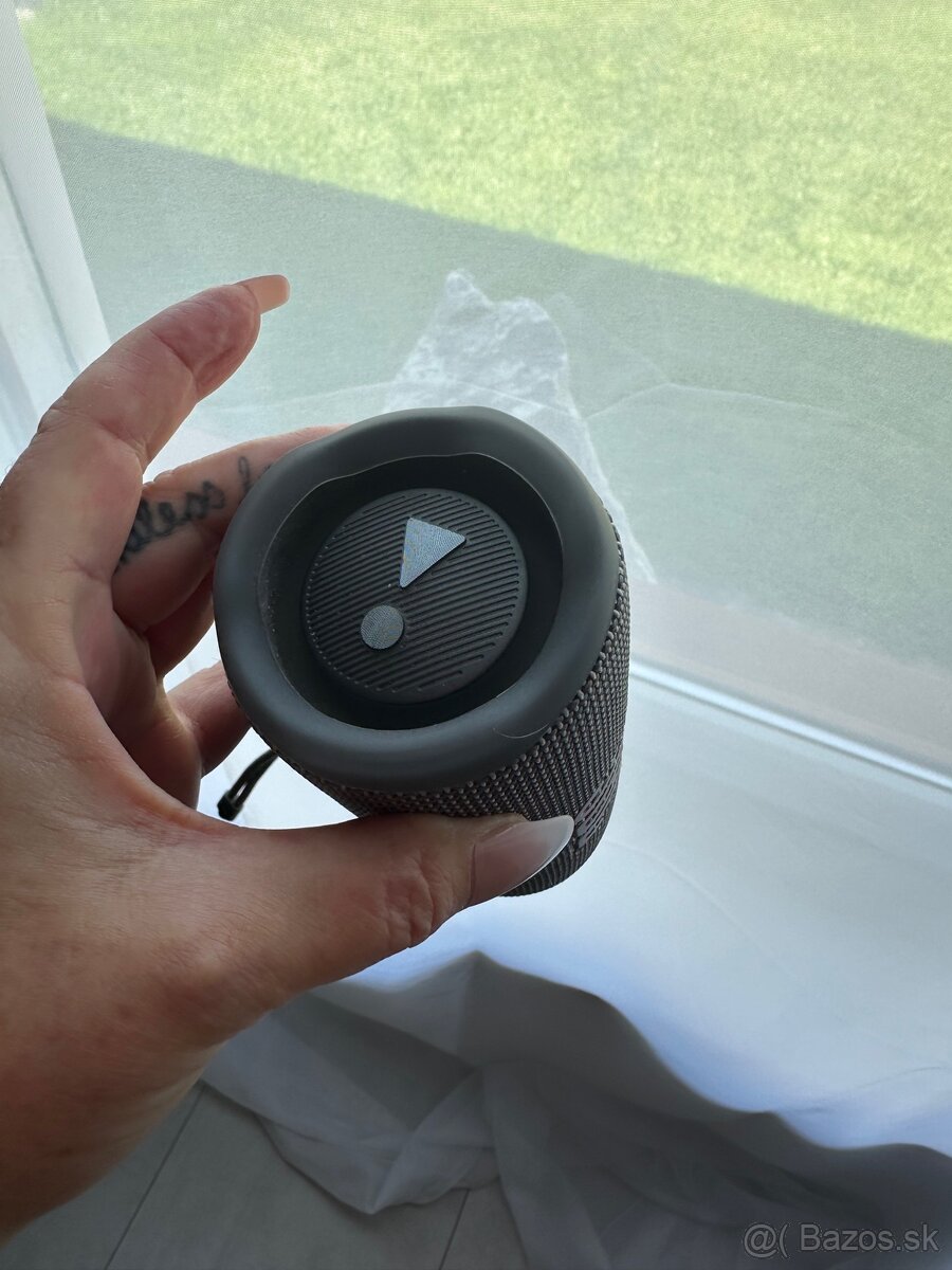 JBL flip 6 pokazeny - 3
