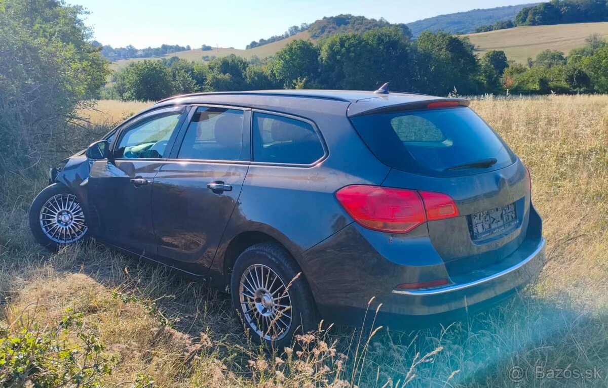 Opel Astra J rozpredam - 3