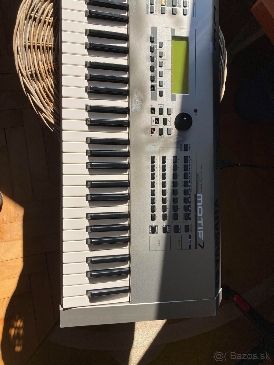 YAMAHA MOTIF 7 - 3