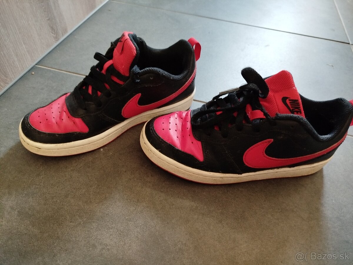 Červene Nike tenisky - 3