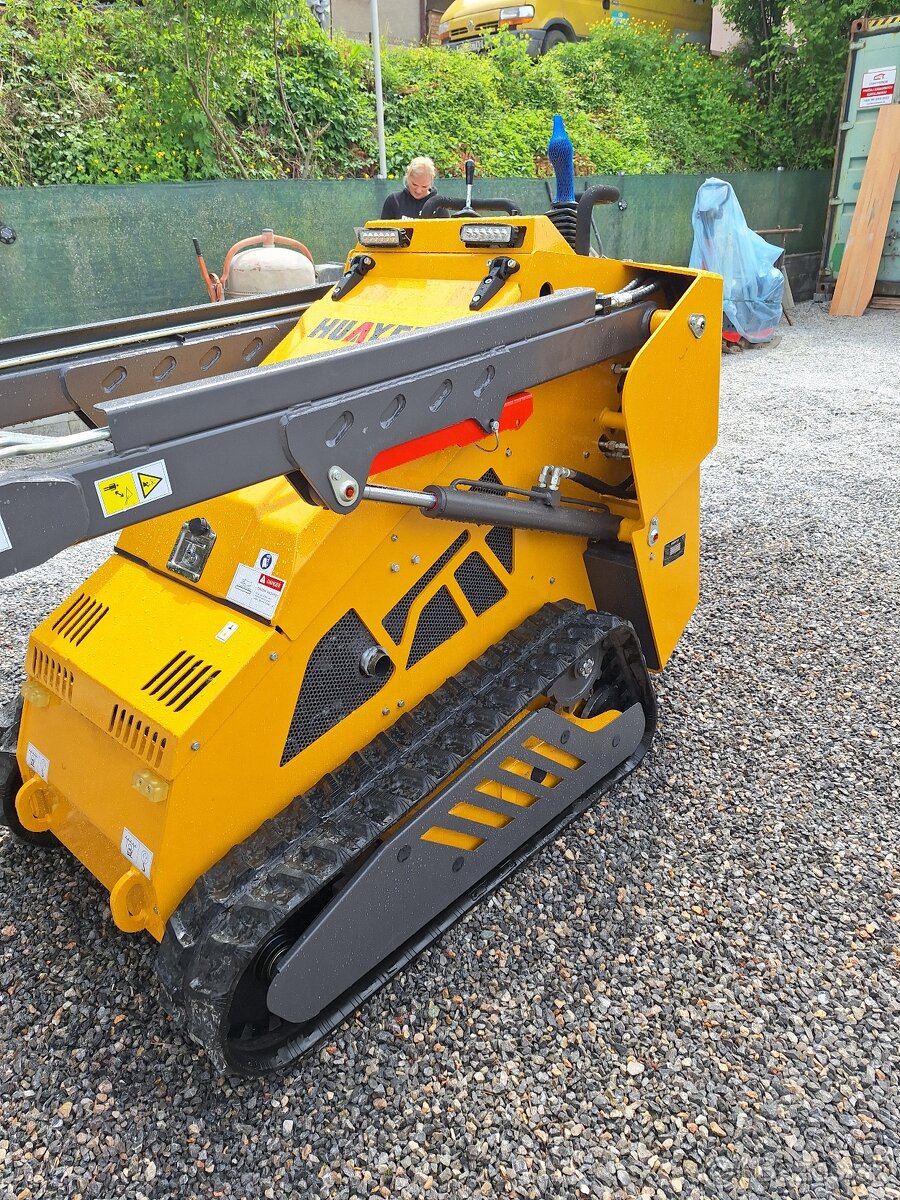Čelný nakladač HY680 M3 KUBOTA - 3