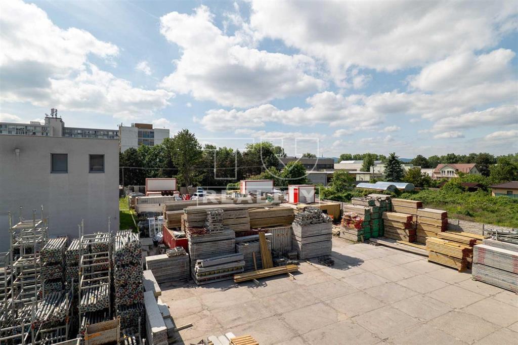 TUreality ponúka na predaj pozemok v priemyselnom areáli... - 3