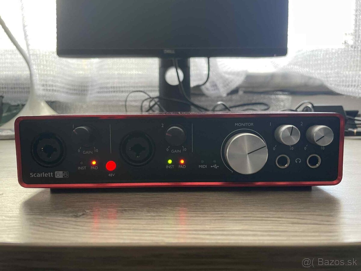 Zvuková karta Focusrite Scarlett 6i6 - 3