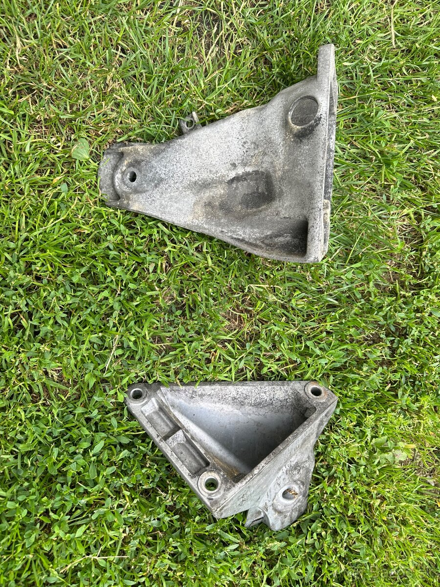 Bmw e60 535d 200kW originálne držiaky motora - 3