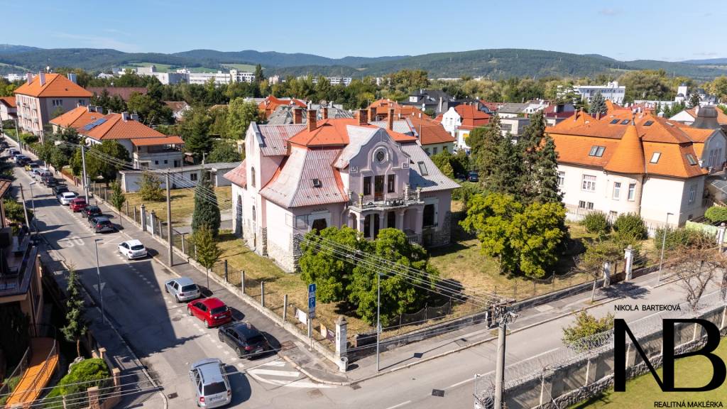 Exkluzívna vila na predaj – prestížna adresa v širšom centre - 3