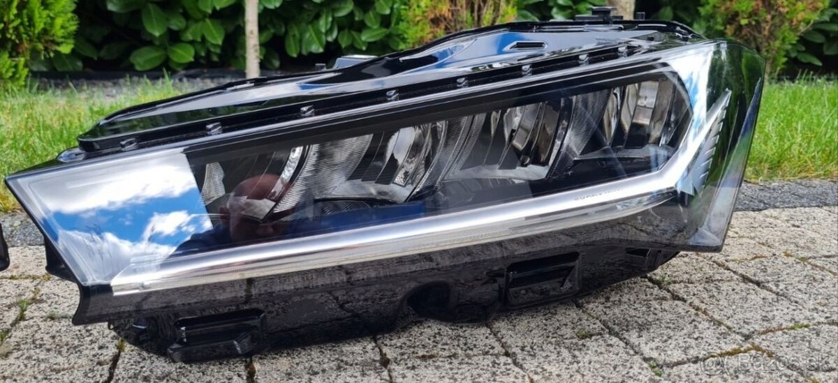 Škoda Superb IV 4 predne svetla full led svetla 3P1 - 3