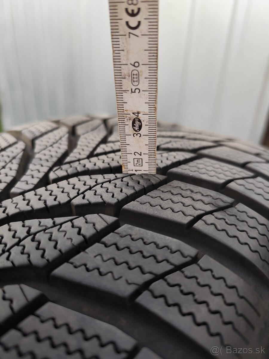 255/60 R18 - 3