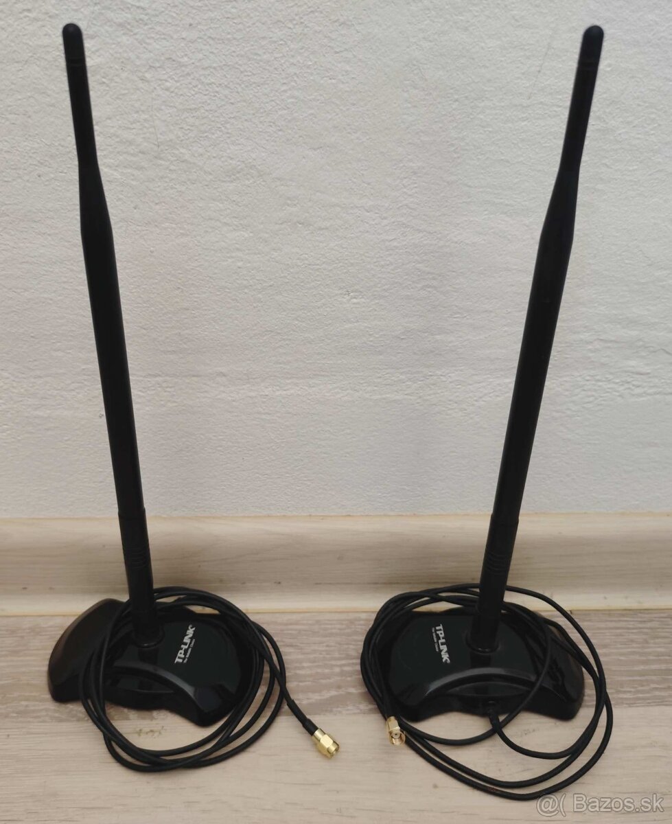 ✔️ D-Link Wifi 300MBps 802.11 bgn - 3