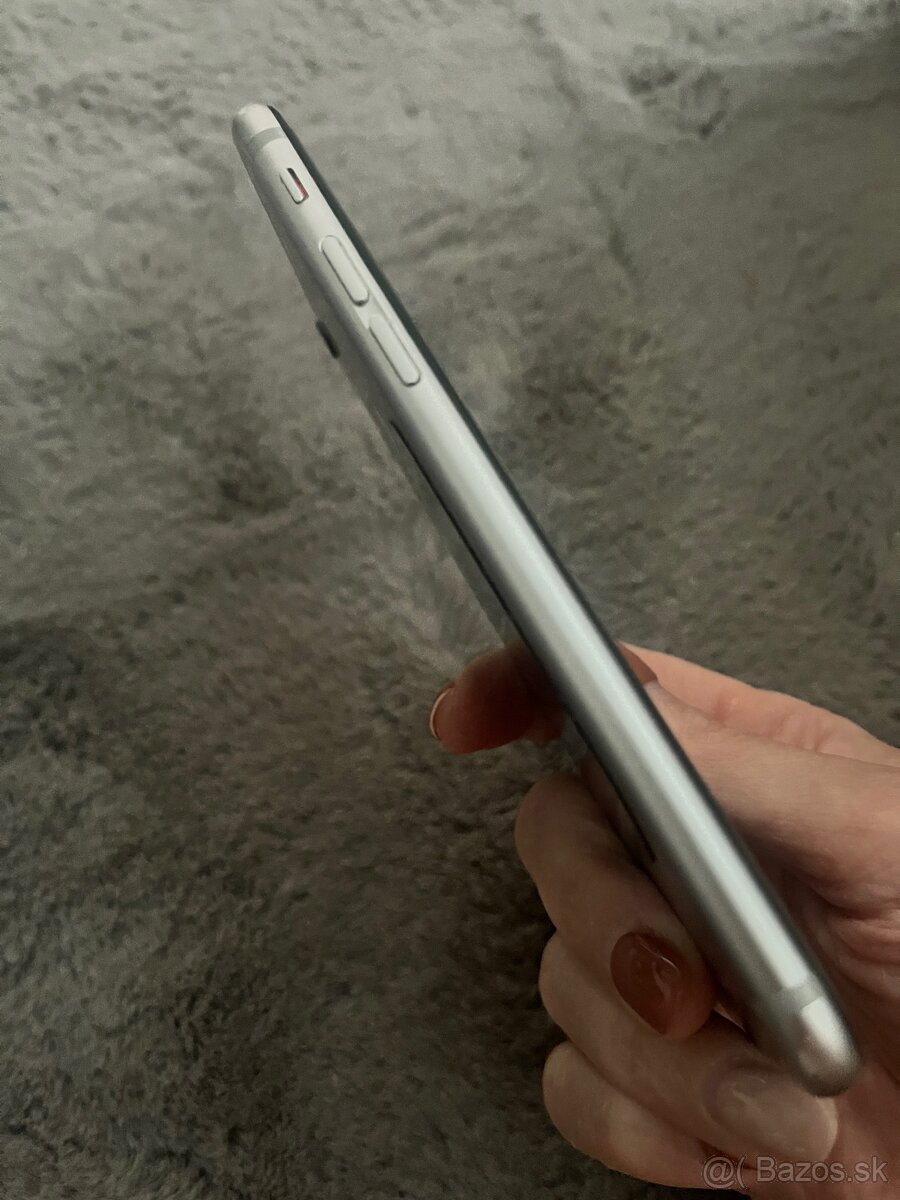 Predam Iphone S na suciastky - 3