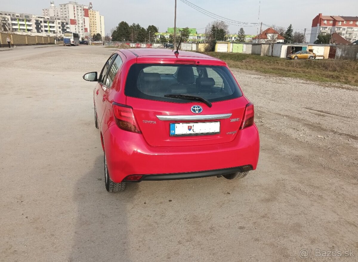 Predám Toyota Yaris hybrid - 3