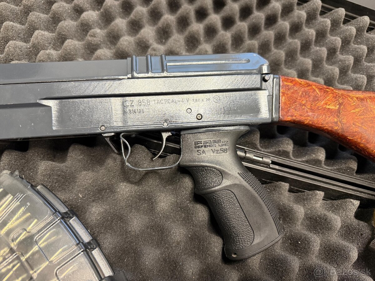 Predám ČZ 858 Tactical - 3