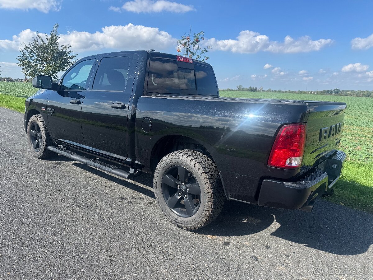 Dodge Ram 1500 Classic 2023 Hemi 5,7 - 3