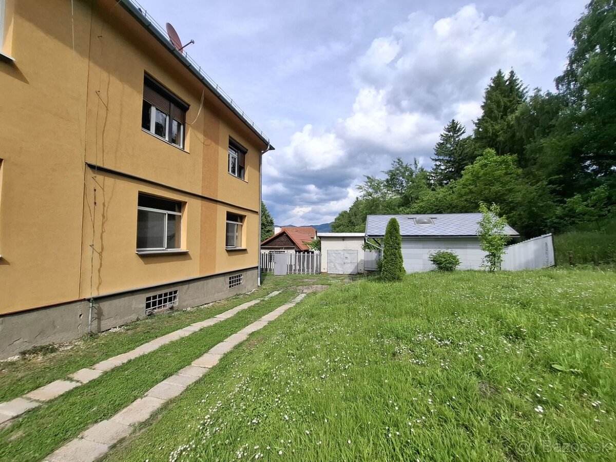 NA PREDAJ - byt s atmosférou rodinného domu, Handlová - 3