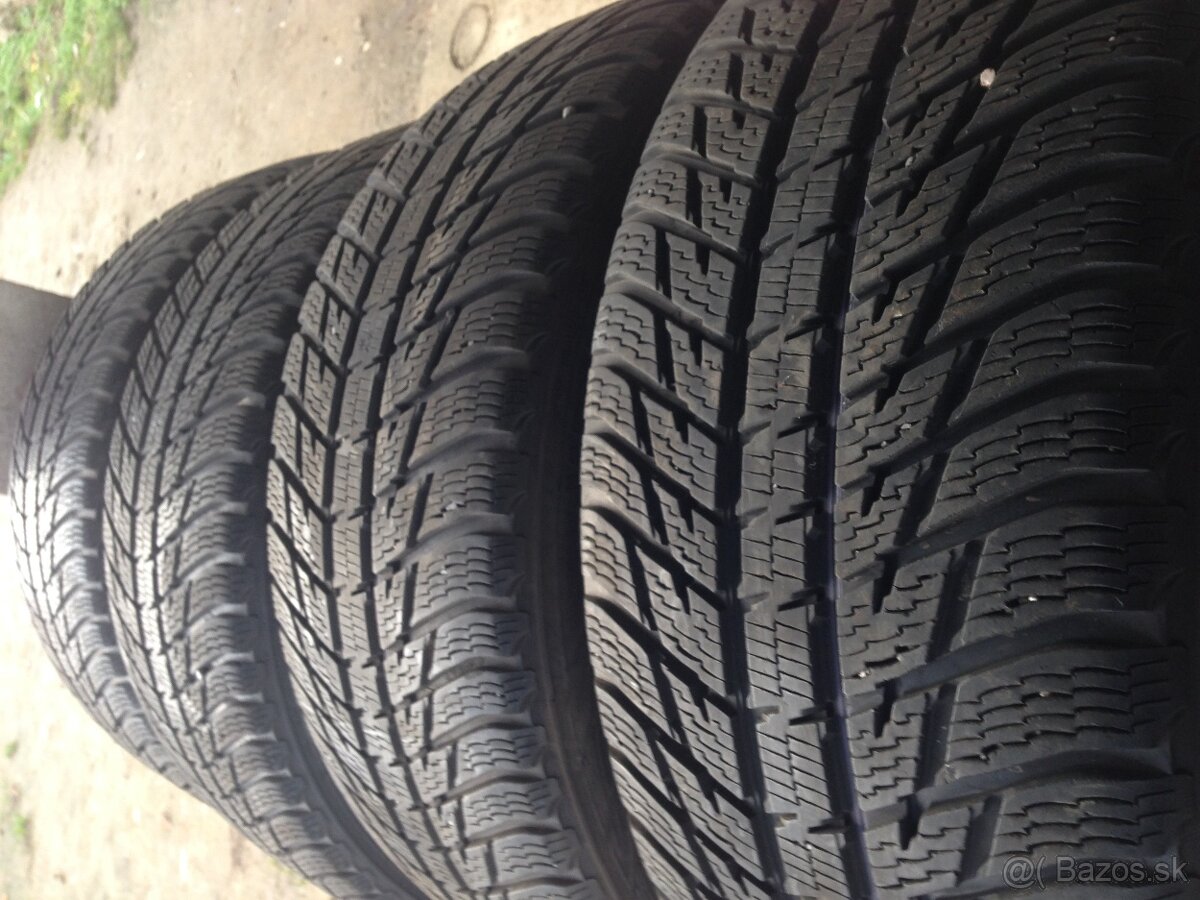 Predám zimné 275/40 r21 - 3